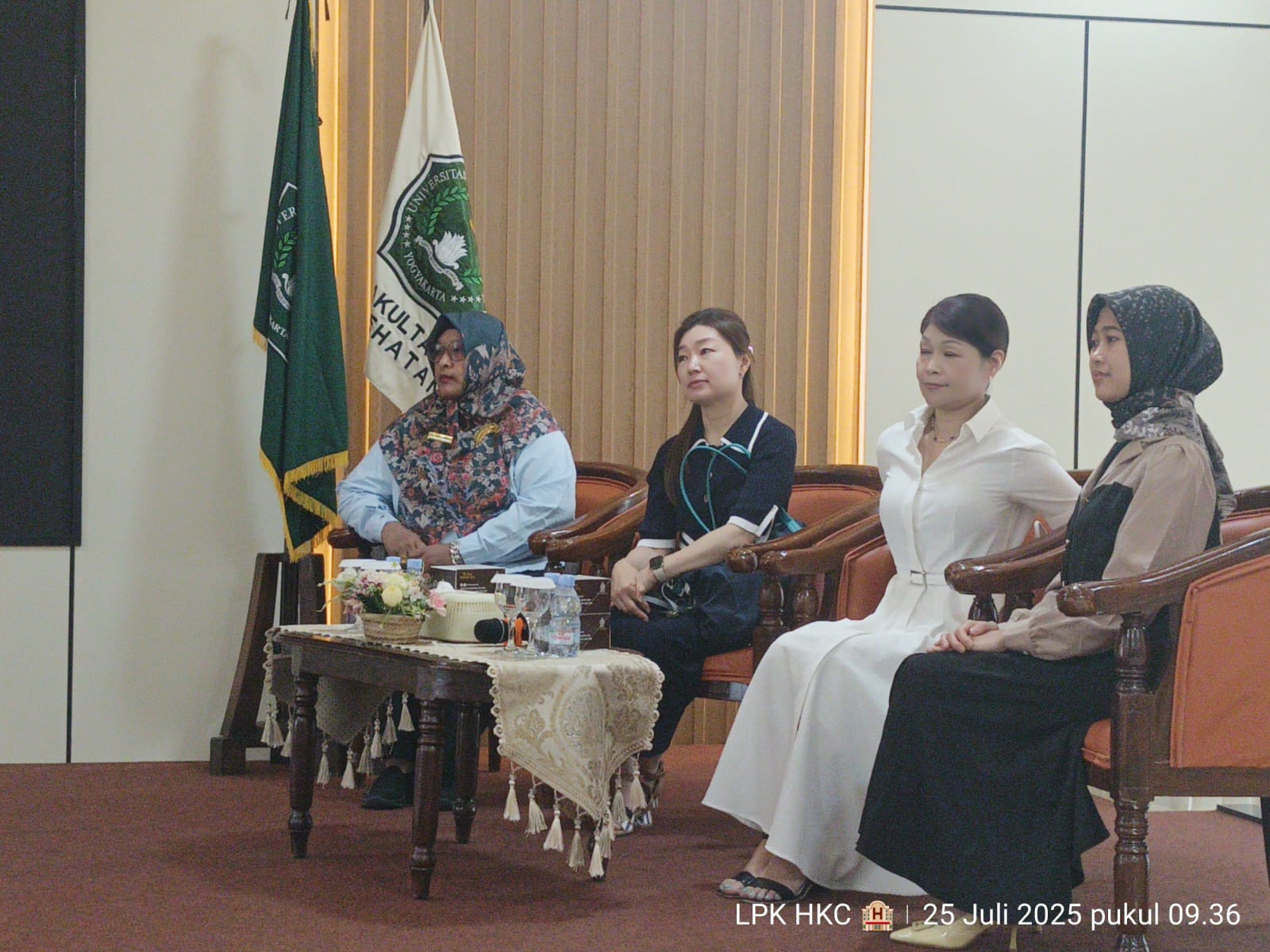 Sosialisasi kaigo di Stikes Ahmadjani