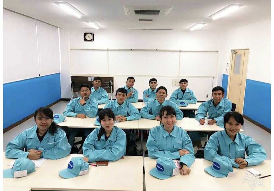 Masuk perusahaan pertama kali